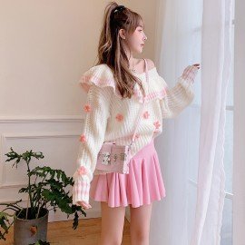 Three-dimensional Flower V-neck Ruffle Thickened Sweater